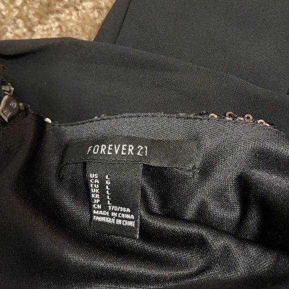 Black Dress - Picture 7 of 7